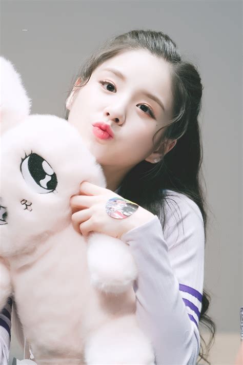 Pin de BrightTrashCan en LOONA | Imagenes de mejores amigas, Fotos de