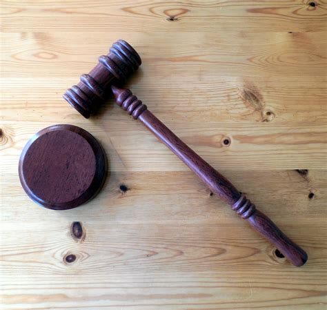 images hammer rule eye organ law  judge