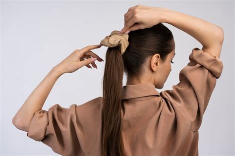 how to tie back hair