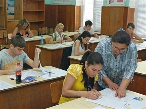 Зрелостниците разсъждаваха за словото и паметта в одата „Паисий“ на ...