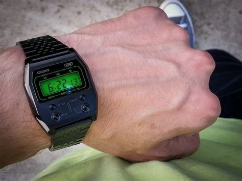 CASIO A1100 Review — black steel and "phosphorescence"