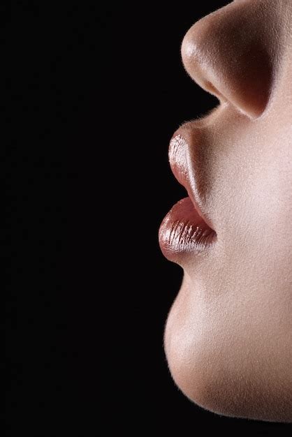 premium photo macro side view  lips  chin
