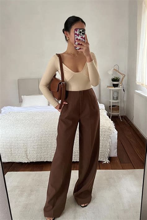 29+ Outfits with Brown Pants For A Polished Look - TheFab20s | Outfits ...