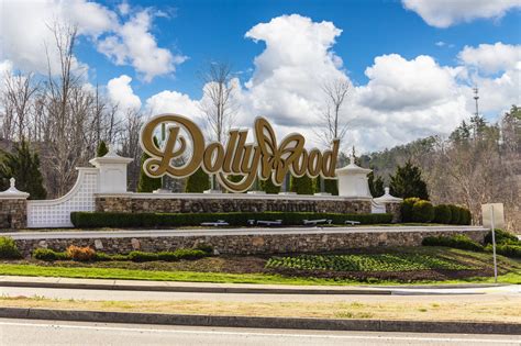Dollywood Theme Park: A True Gem of the Smokies