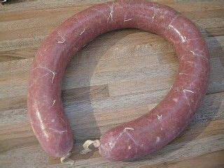 Домашняя копченая колбаса говяжья | Sausage, Meat, Food
