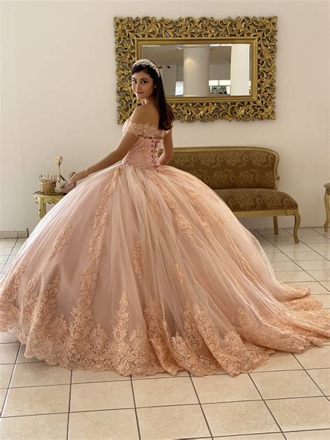 Pin en Quinceanera dresses blush