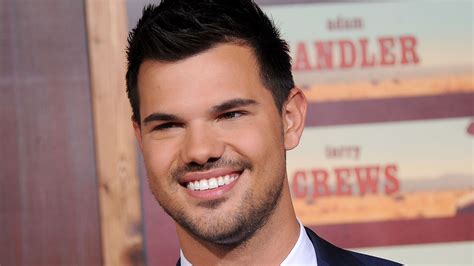 “Twilight” Star Taylor Lautner Revealed What Jacob Black and Renesmee ...