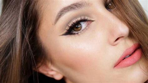 How to do cat eyeliner: A step-by-step tutorial and most common ...