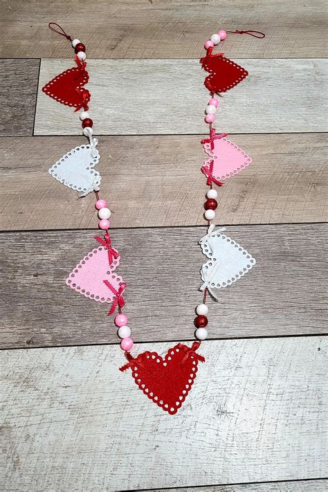 Valentine's heart garland Valentine's Day Love | Etsy