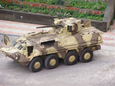 Współczesna technika wojskowa: BTR-4