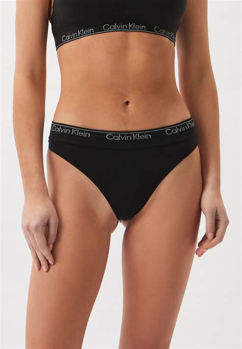 Трусы Calvin Klein Underwear, цвет: черный, MP002XW0OOCD — купить в ...