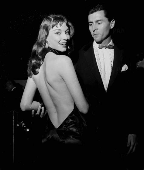 Discover 25+ Stunning Photos Of Vikki Dougan, Hollywood's Iconic 'The
