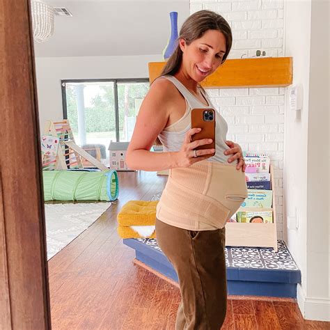 9 Best Pregnancy Support Belts For Casual Wear, Exercise, Twins + More