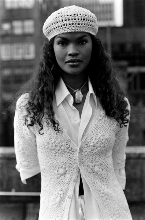 La vie du mannequin Gail O'Neill des années 1990 en photos