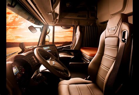 Nuevo Iveco Stralis X-WAY - Motor y Racing