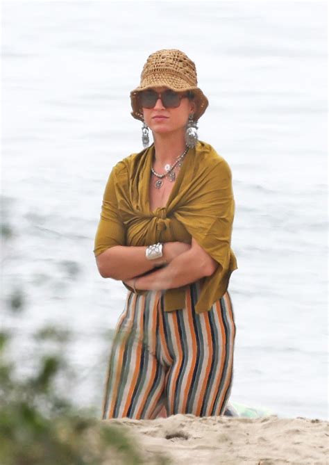 Katy Perry - Beach in Santa Barbara 08/31/2021 • CelebMafia