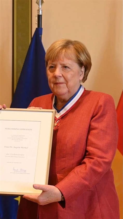 Auszeichnung in der Heimat: Merkel erhält Verdienstorden von MV