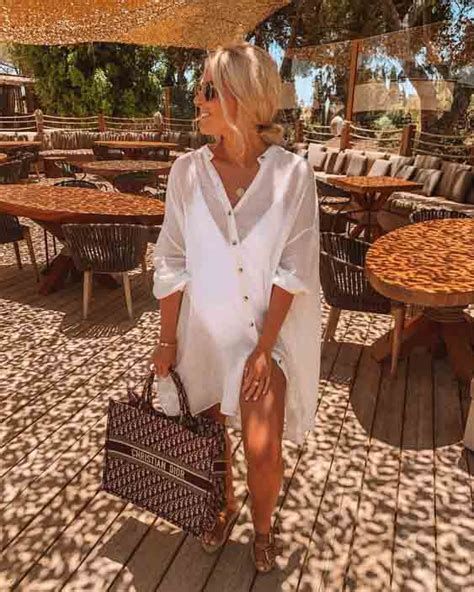 Look Praia Com Camisa Branca - 6 maneiras de usar a camisa branca na praia-Delírios Cotidianos: Dicas ...