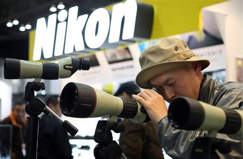 Nikon не может приспособиться к падению спроса на цифровые камеры
