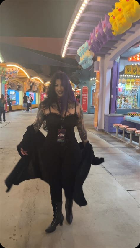 Ravengriim | Part 2/2🎃 We had so much hehe @sixflagsmagicmountain which