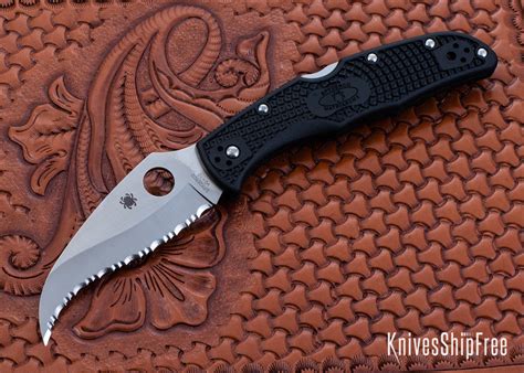 Spyderco: Matriarch 2 - Black FRN - Emerson Wave - Serrated Black Blade ...