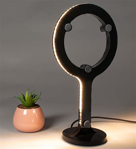 Ring light lamp concept has an interesting way of spreading its light ...