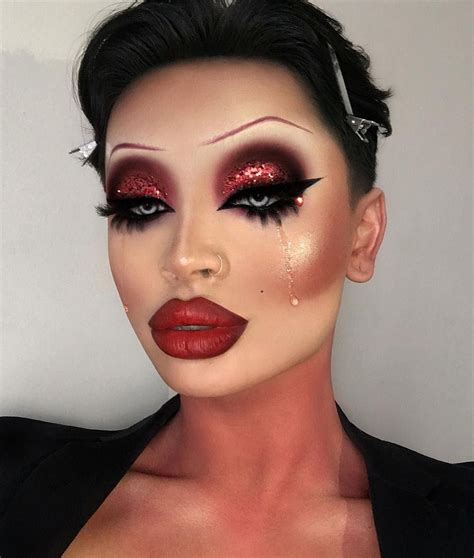 Dramatic Drag Queen Makeup
