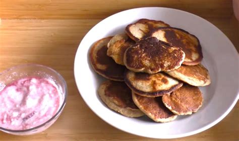 Яблочно-банановые оладьи БЕЗ САХАРА для сытного и вкусного завтрака ...