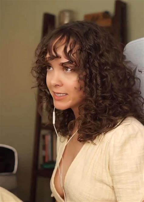 Natalie Gold : r/reactgirlsofYT