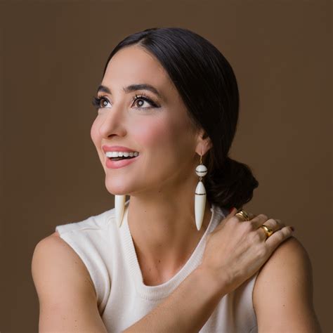Marina Nova — Bio Site