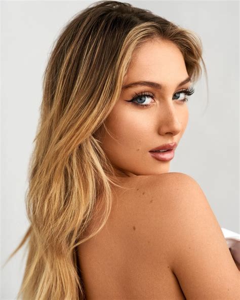 Heloise Huthart: 24 Mesmerizing Photos Highlighting Her Exceptional