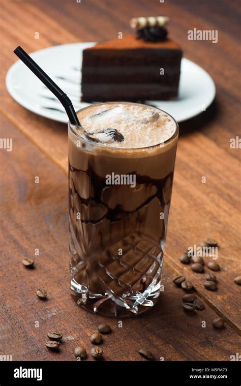 iced coffee latte Stock Photo - Alamy