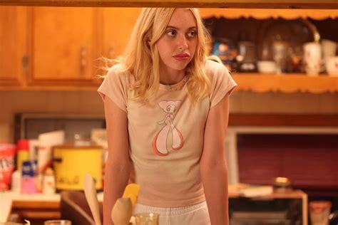 'Euphoria' star Chloe Cherry says 'no one talks to me' about season 3
