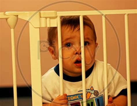 Image of foreign kid-ZP200745-Picxy
