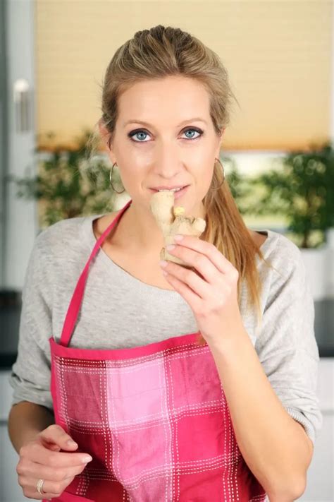 6 Health Benefits of Ginger Root - Health Guide Net