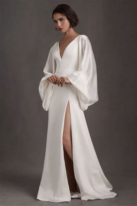Winter Wedding Dresses That Will Keep You Warm | Junebug Weddings