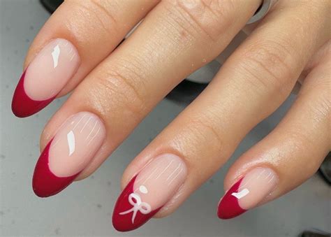 Oto paznokcie na święta - czerwony french manicure i paznokcie z ...