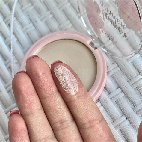 Новинка: Мягкий свет с пудрой Eveline Cosmetics Flower garden Glowing ...