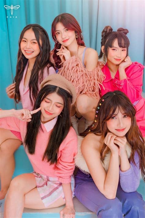 [KAIA Photobook] KAIA Photobook Launch Group Photo Teaser : r/PPOPcommunity