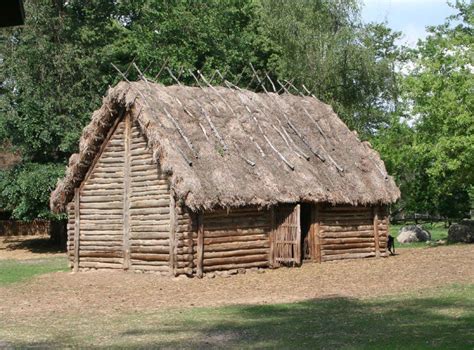 Biskupin - osiedle obronne - Architektura średniowiecza i starożytności ...