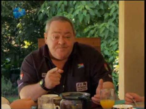 Molly en Wors (15 April) - YouTube
