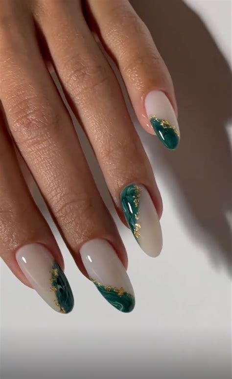 Pin by Y on Nails | Emerald nails, Gold nails, Nail designs
