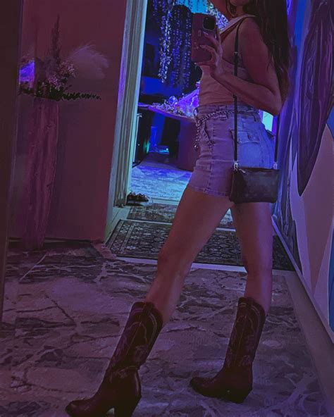 Melanie Sky Lopez (@melani.e.sky) • Instagram photos and videos