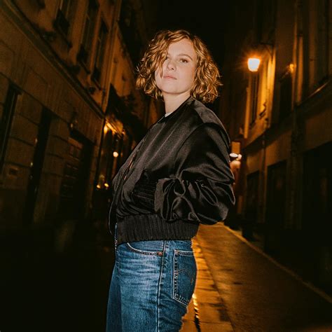 "Scoot", le nouveau single d'Emma Peters - Just Music