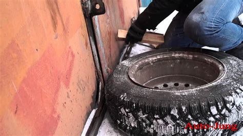 Шиномонтаж бескамерного колеса в домашних условиях - YouTube