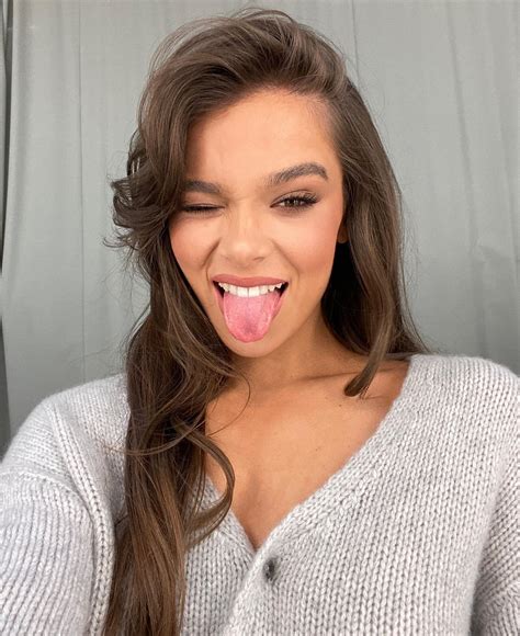 Hailee Steinfeld’s tongue is perfect for rimjobs. | Scrolller