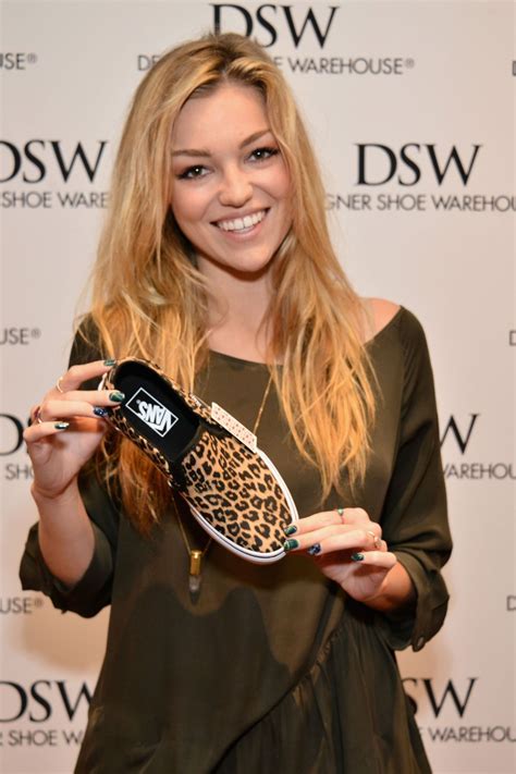 LILI SIMMONS at HBO Luxury Lounge Featuring Pandora Jewelry in Beverly