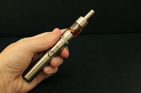 Электронные сигареты оказались безопаснее обычных