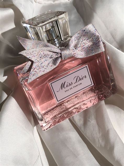 Perfume Scents, Perfume Bottles, Fragrance, Perfume Dior, Pink Perfume ...