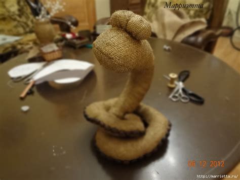МОИ ЗМЕИ. Кофейные змейки из мешковины